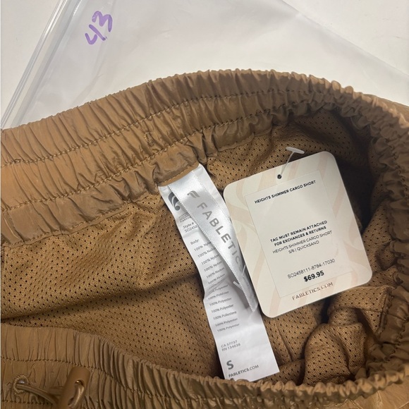 Fabletics Size Small Heights Shimmer Cargo Shorts Drawstring Elastic Waist New - Picture 5 of 5